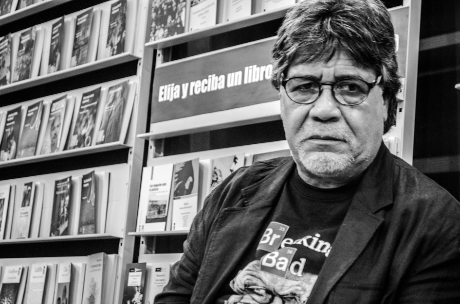 Homenaje y reconocimiento al escritor Luis Sepulveda